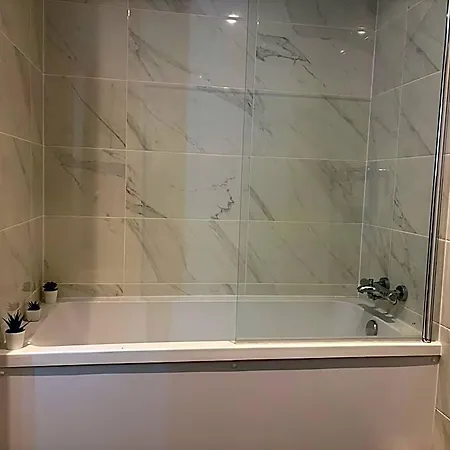 Alexander House 3* Bradford (West Yorkshire)